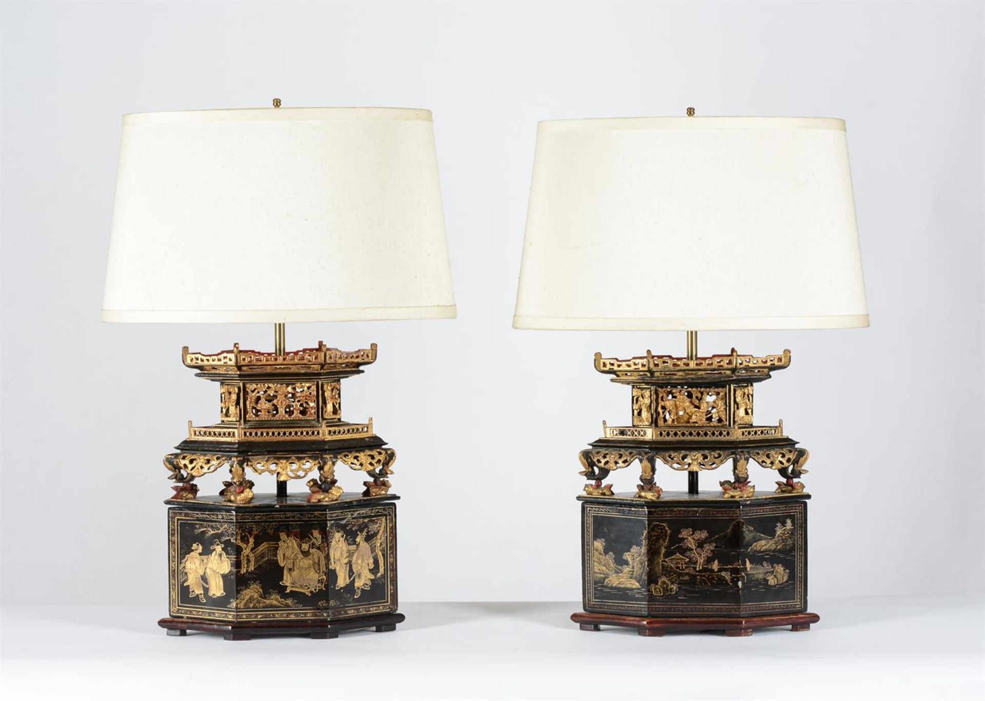 A PAIR OF CHINESE EBONISED AND CARVED GILTWOOD BLACK LACQUER LAMP BASES - Image 2 of 2