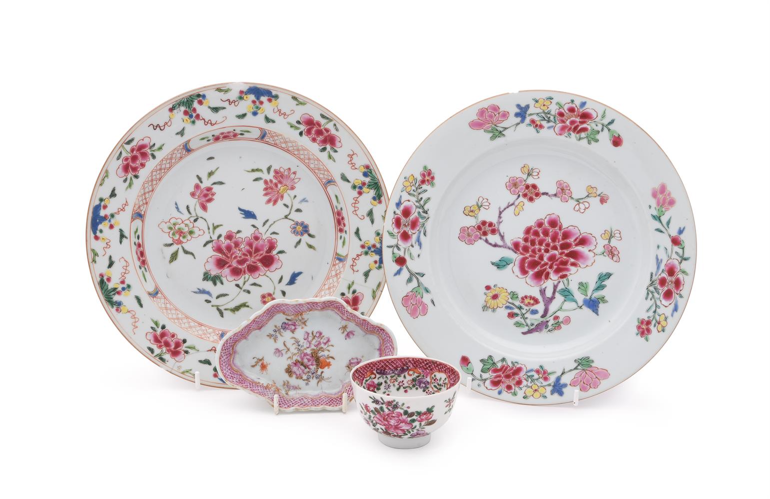 TWO CHINESE FAMILLE ROSE PLATES - Bild 2 aus 4