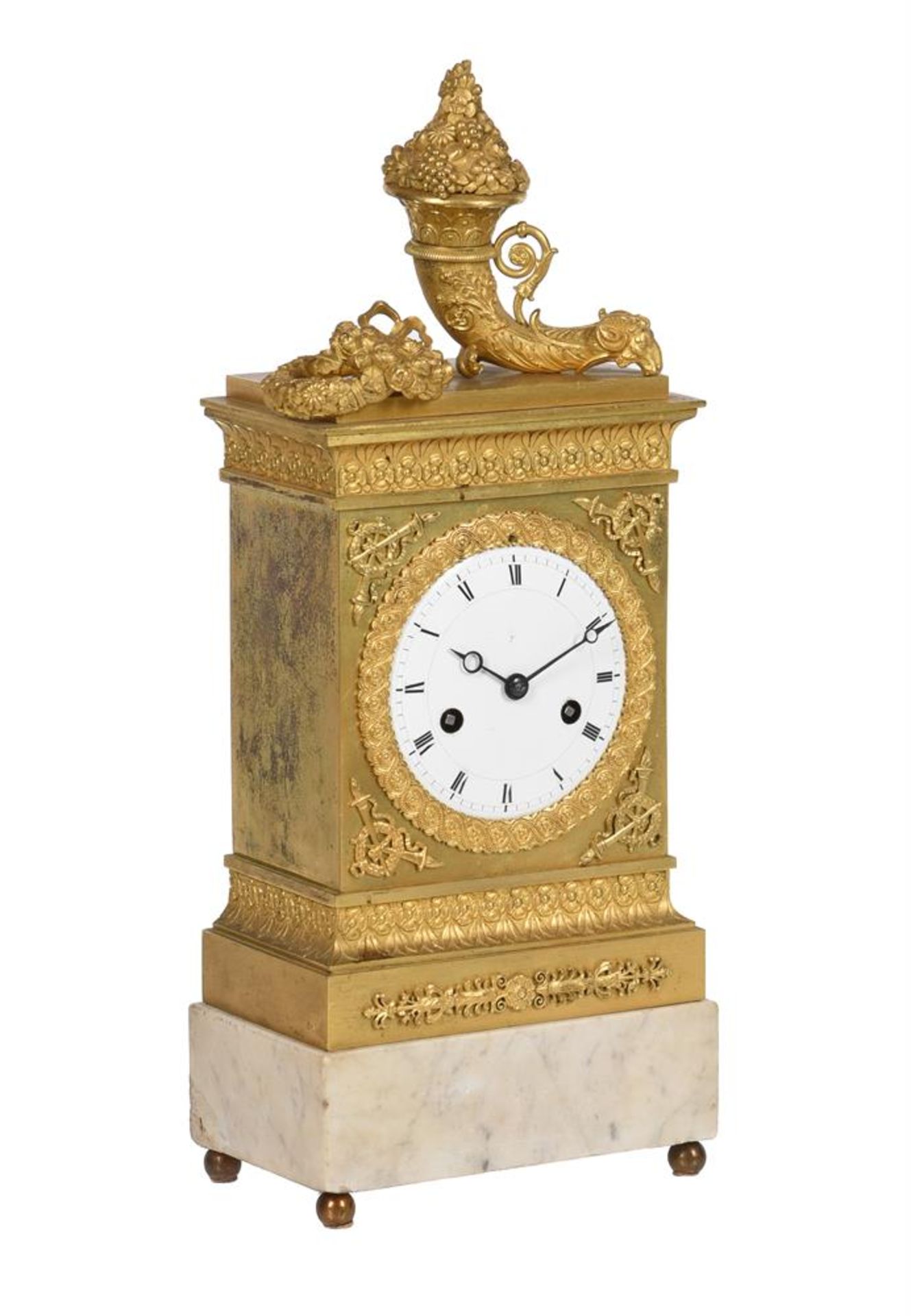 A FRENCH GILT METAL MANTEL CLOCK - Bild 2 aus 3