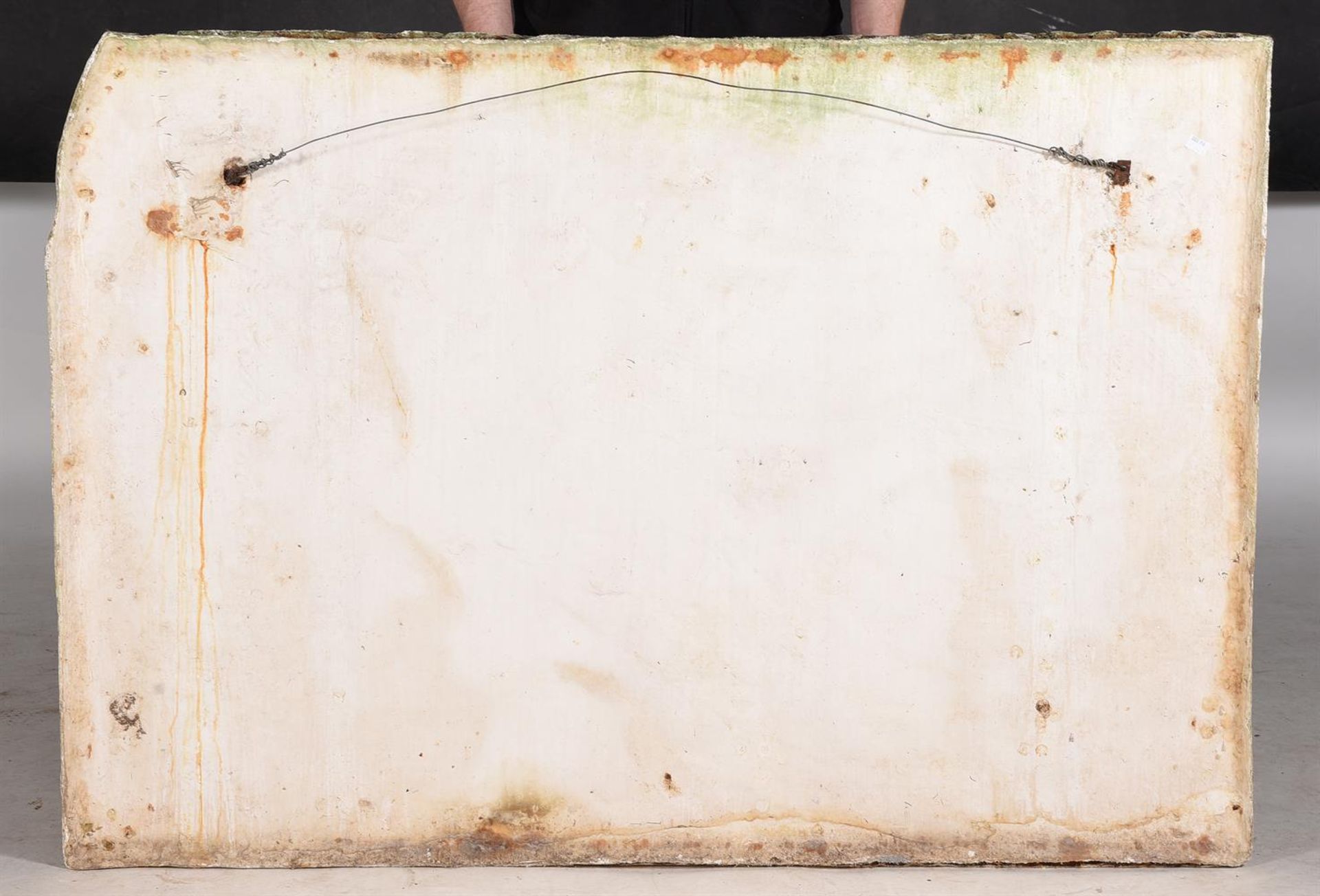 A FAUX MARBLE PANEL DEPICTING HORSEMAN FROM THE PARTHENON FRIEZE, 20TH CENTURY - Image 4 of 4