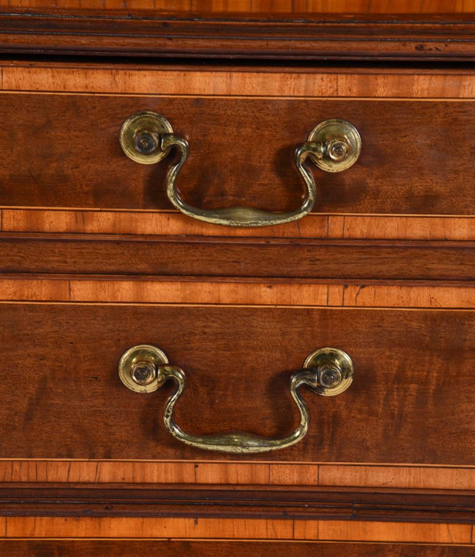 Y A GEORGE III MAHOGANY AND SATINWOOD BANDED SECRETAIRE BOOKCASE, CIRCA 1790 - Image 5 of 8