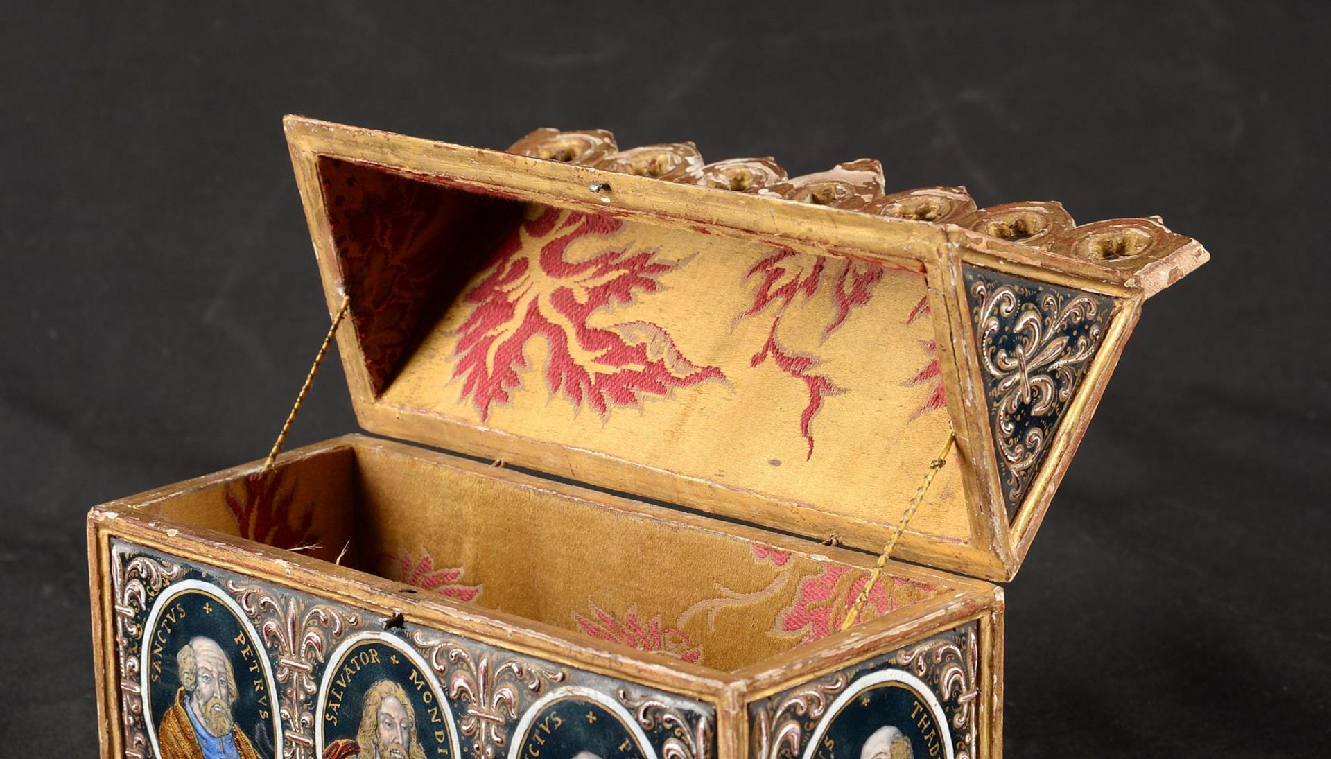 A GILTWOOD AND ENAMEL SET CHASSE OR CASKET, IN THE 16TH CENTURY LIMOGES MANNER - Image 8 of 8