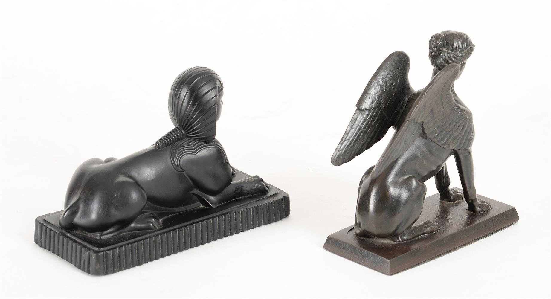 A BRONZE FIGURE OF A GREEK SPHINX, FRENCH, LATE 19TH CENTURY - Bild 3 aus 4