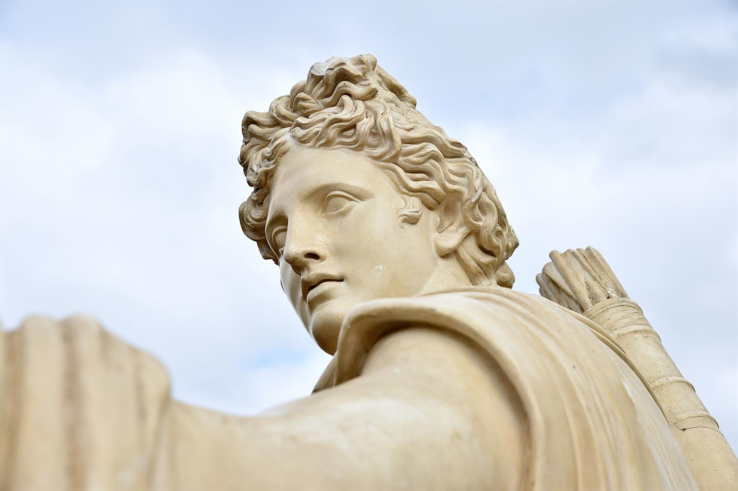 A LOUVRE MUSEUM FULL SIZE PLASTER CAST OF 'THE APOLLO BELVEDERE', LATE 19TH/EARLY 20TH CENTURY - Image 5 of 6