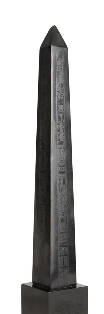 AFTER THE ANTIQUE, A PAIR OF OBELISKS IN BELGIAN BLACK MARBLE, 19TH CENTURY - Bild 2 aus 5