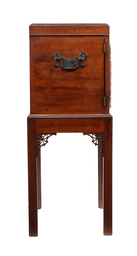 A GEORGE III MAHOGANY CABINET ON STAND, CIRCA 1770 - Image 4 of 5