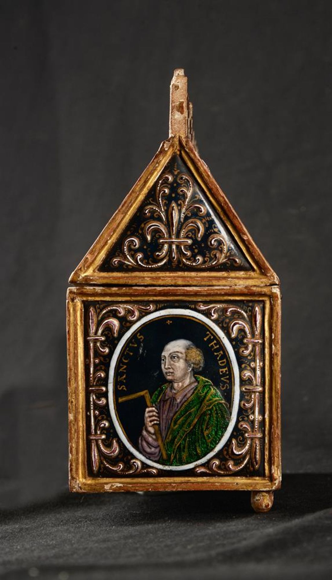 A GILTWOOD AND ENAMEL SET CHASSE OR CASKET, IN THE 16TH CENTURY LIMOGES MANNER - Image 5 of 8