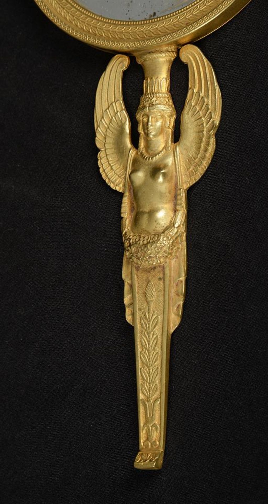 A GILT BRONZE HAND MIRROR, IN THE EMPIRE EGYPTIAN REVIVAL MANNER, FRENCH, 19TH CENTURY - Image 4 of 6