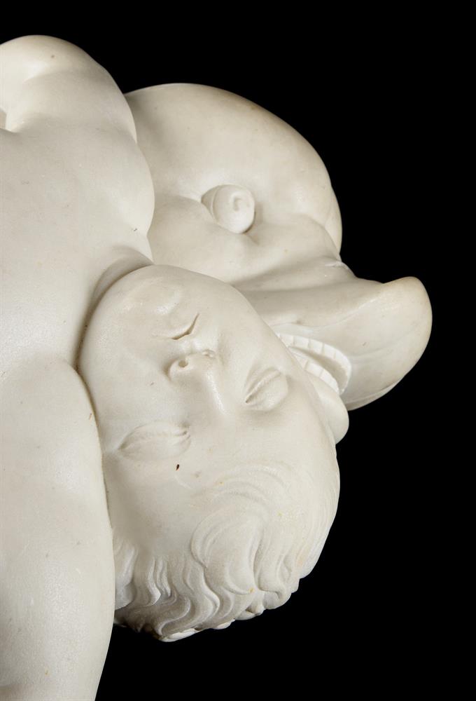 AFTER JOSEPH NOLLEKENS (1737-1825), A MARBLE GROUP 'CHILD BEING CARRIED BY A DOLPHIN' - Bild 4 aus 9