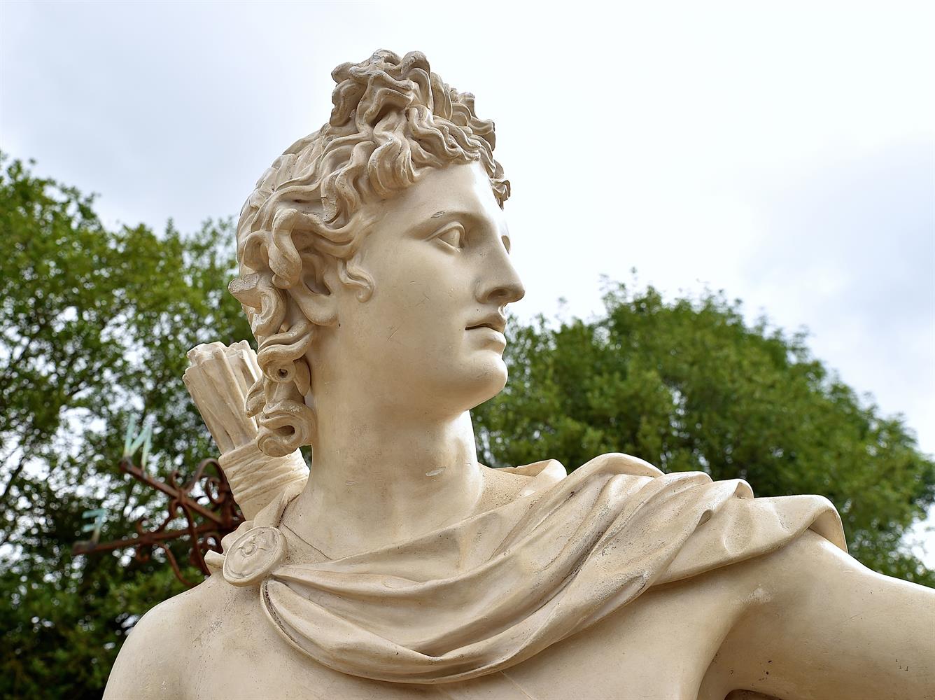 A LOUVRE MUSEUM FULL SIZE PLASTER CAST OF 'THE APOLLO BELVEDERE', LATE 19TH/EARLY 20TH CENTURY - Image 4 of 6