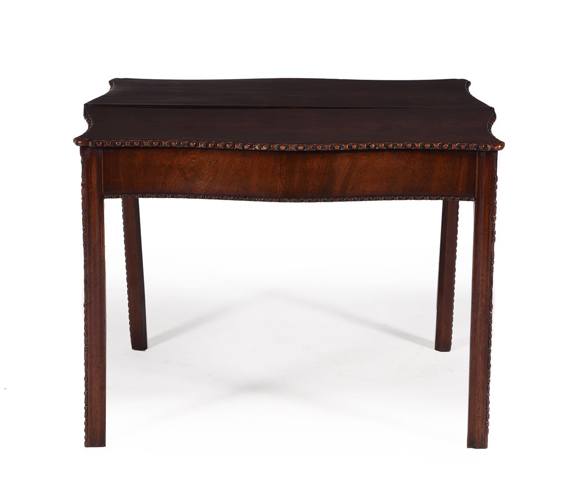 A GEORGE III MAHOGANY TEA TABLE, PROBABLY IRISH, LATE 18TH CENTURY - Image 2 of 3