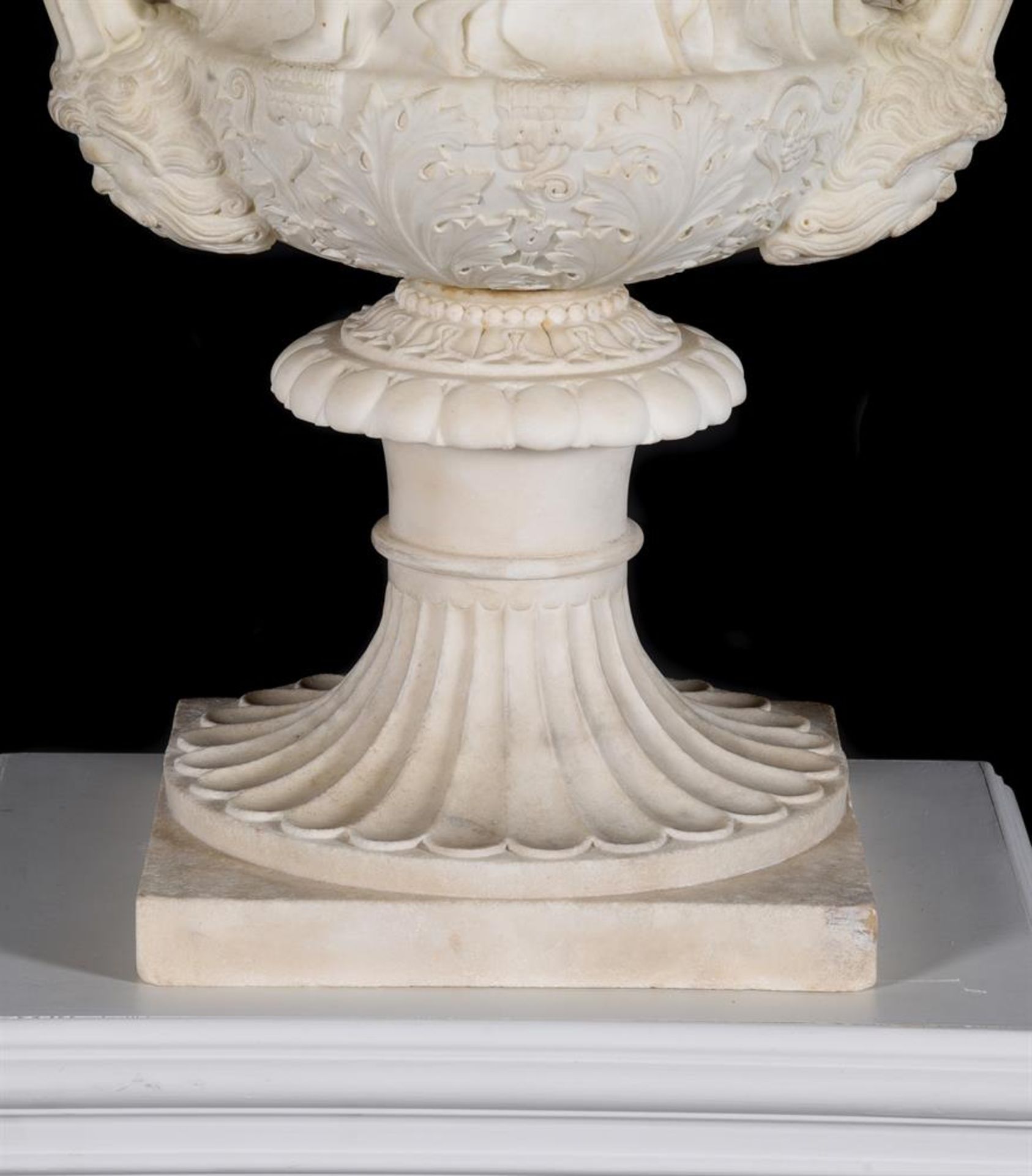 AFTER THE ANTIQUE, A LARGE CARVED MARBLE MEDICI VASE, ITALIAN 19TH CENTURY - Image 3 of 8