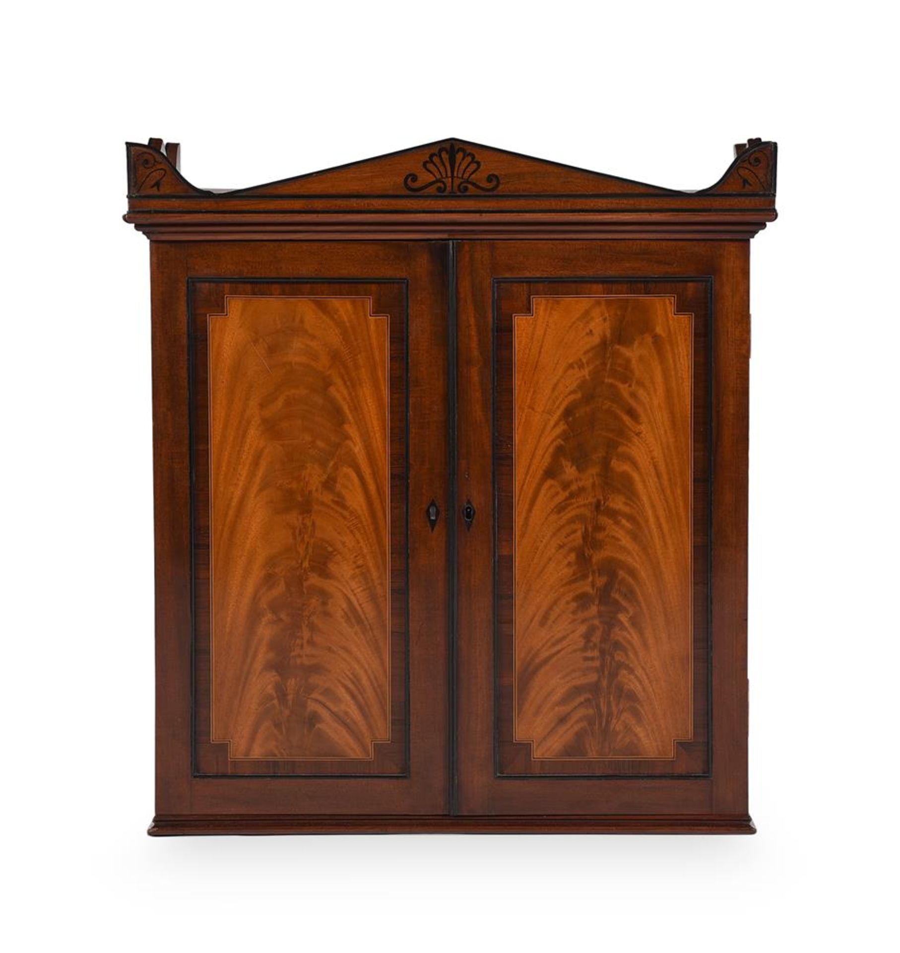 Y A REGENCY MAHOGANY AND EBONY INLAID COLLECTORS CABINET, EARLY 19TH CENTURY