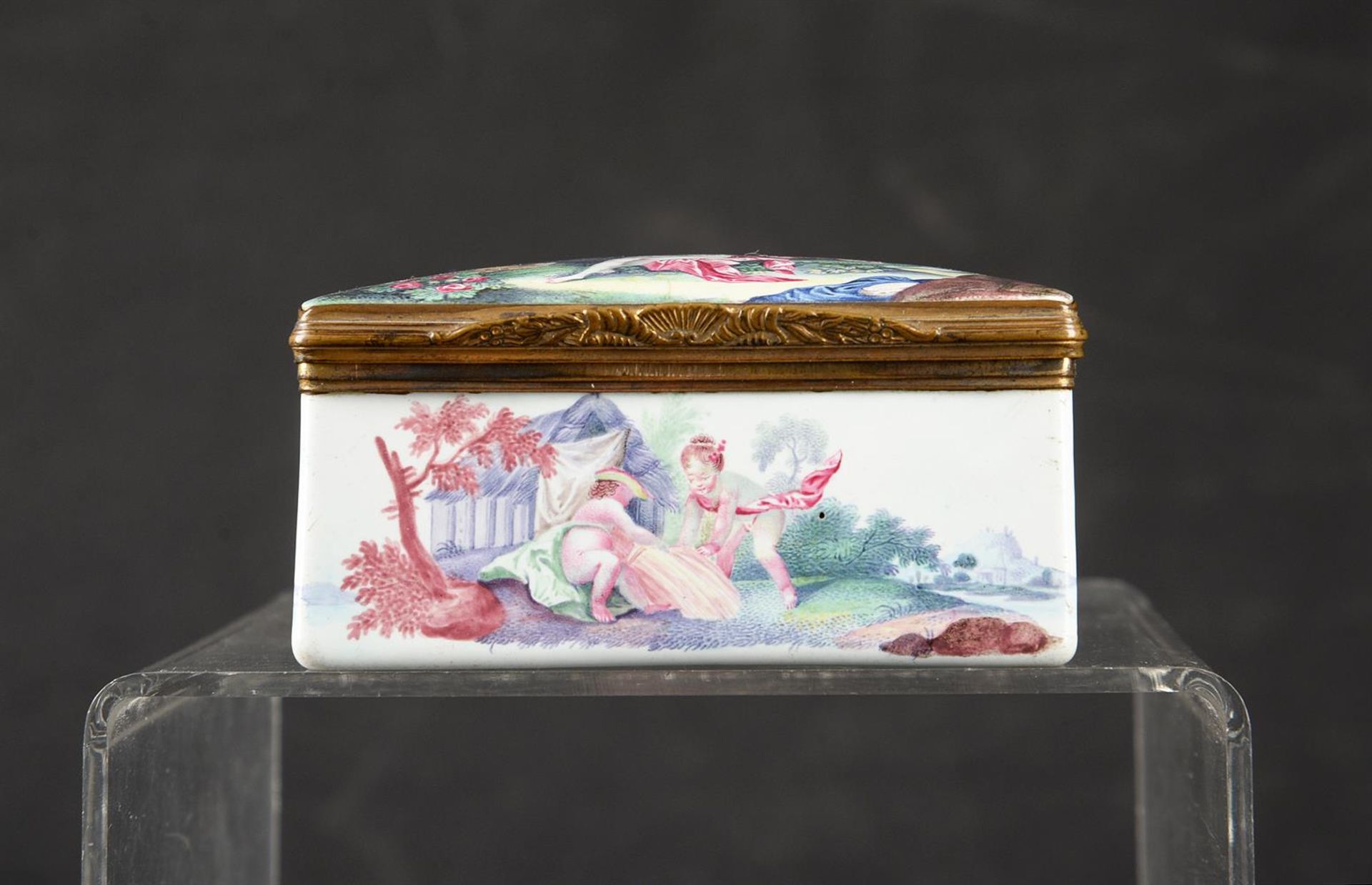 A FRENCH ENAMEL TABLE SNUFF BOX, CIRCA 1800 - Image 3 of 7