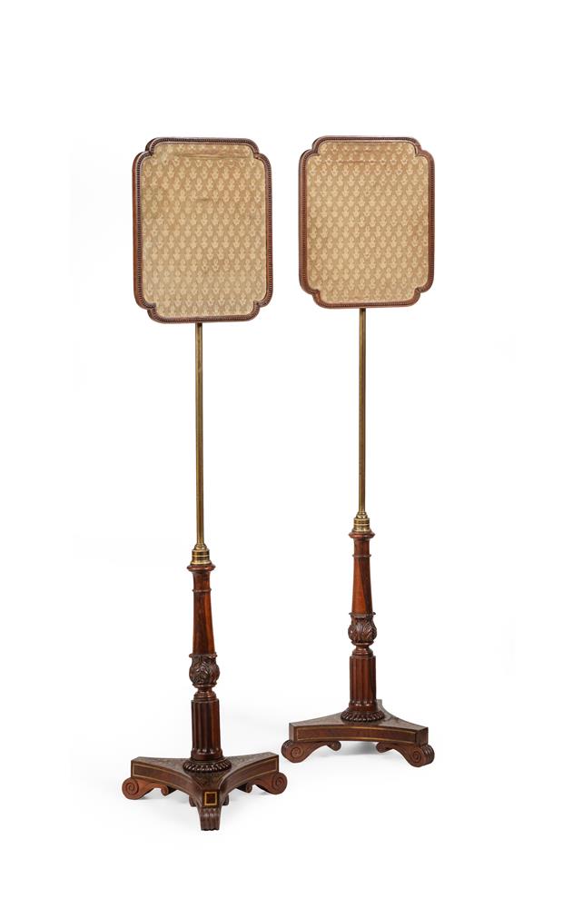Y A PAIR OF GEORGE IV ROSEWOOD AND BRASS MARQUETRY POLE SCREENS, IN THE MANNER OF GILLOWS, CIRCA 182