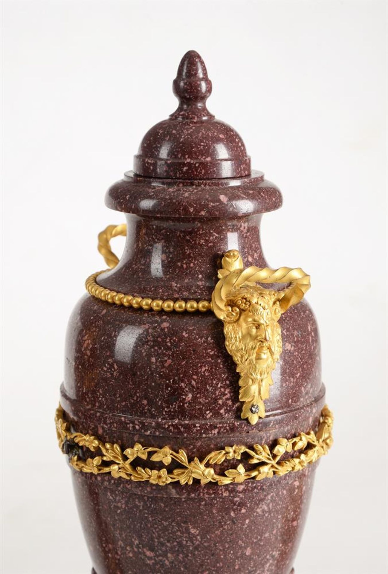 A PAIR OF FRENCH PORPHYRY AND ORMOLU MOUNTED LIDDED VASES, IN NEOCLASSICAL STYLE - Image 6 of 8