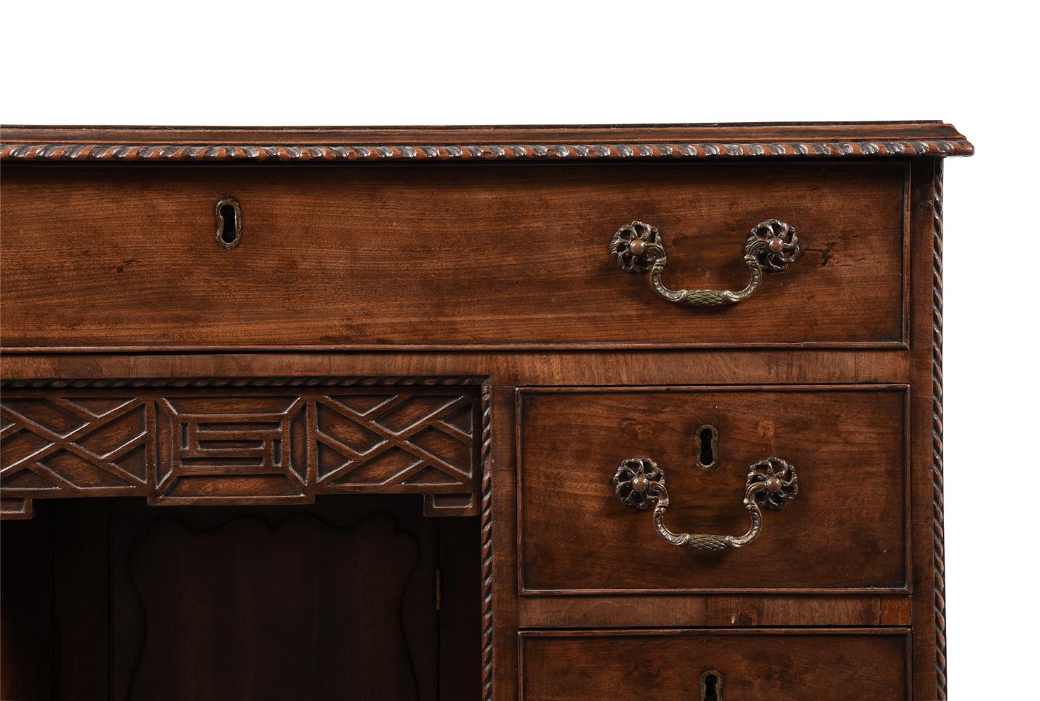 A GEORGE III MAHOGANY KNEEHOLE DESK, LATE 18TH CENTURY - Image 5 of 6