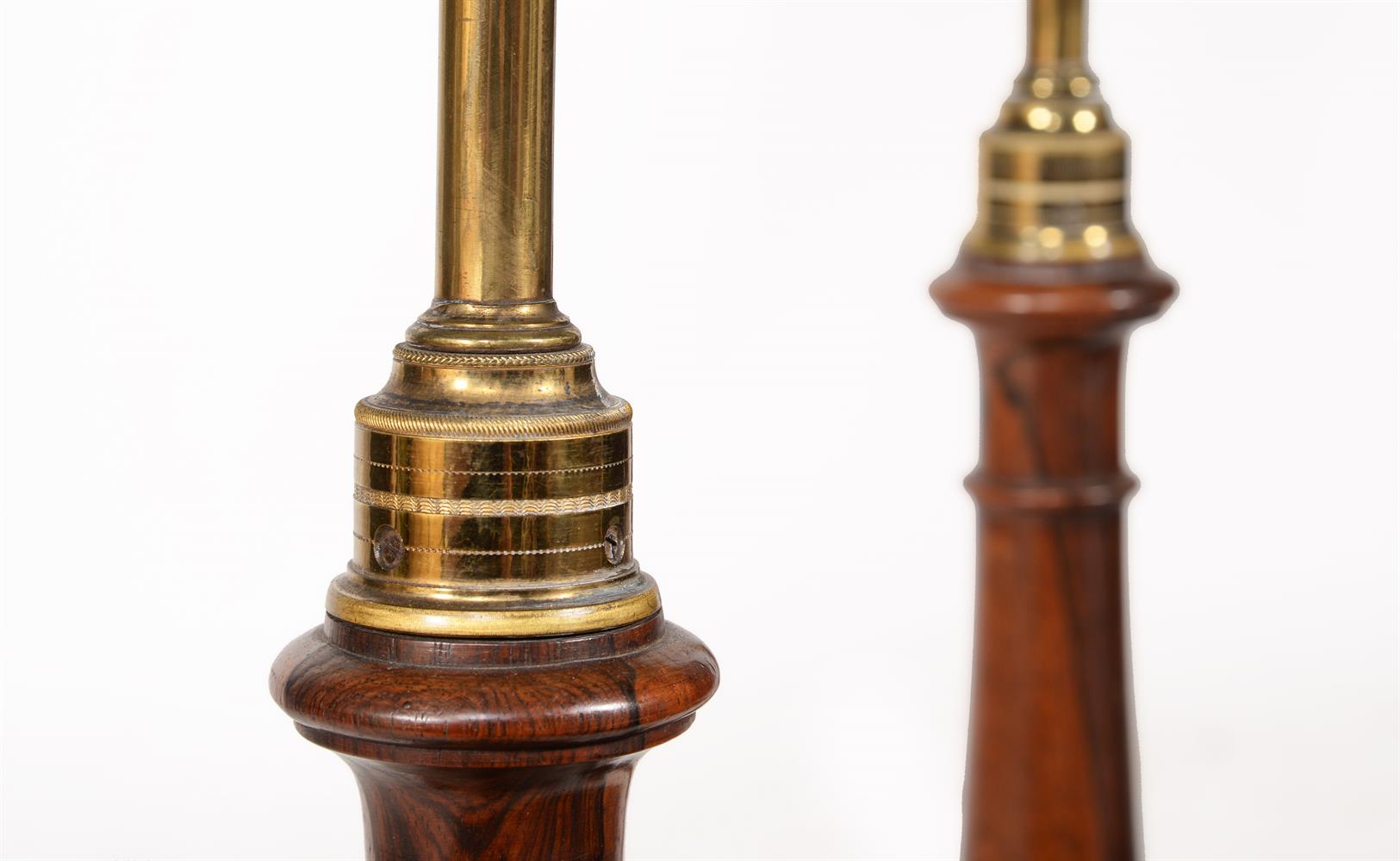 Y A PAIR OF GEORGE IV ROSEWOOD AND BRASS MARQUETRY POLE SCREENS, IN THE MANNER OF GILLOWS, CIRCA 182 - Image 5 of 5