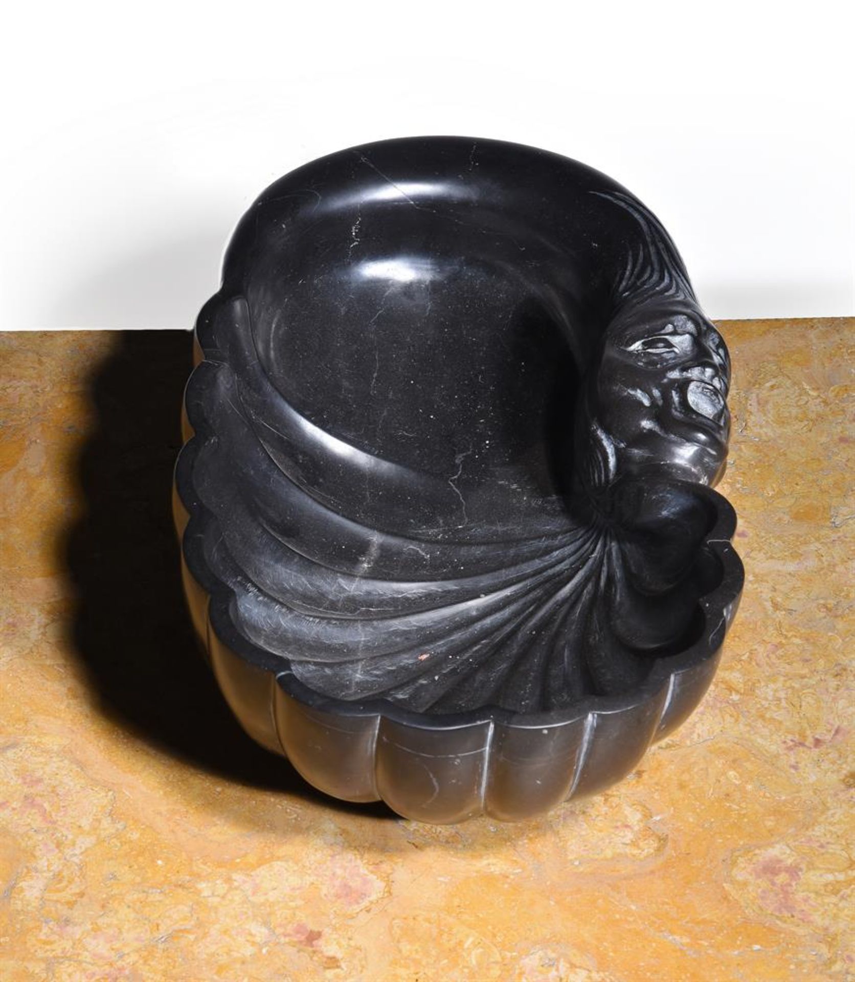 A CARVED BLACK MARBLE BOWL OR LABRUM, ITALIAN, 18TH CENTURY - Image 3 of 3