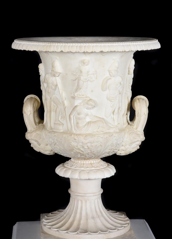 AFTER THE ANTIQUE, A LARGE CARVED MARBLE MEDICI VASE, ITALIAN 19TH CENTURY - Bild 8 aus 8