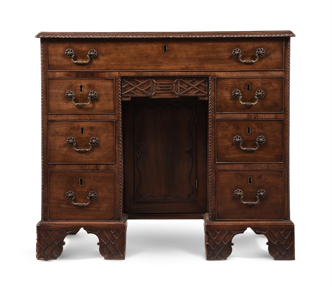 A GEORGE III MAHOGANY KNEEHOLE DESK, LATE 18TH CENTURY - Image 2 of 6