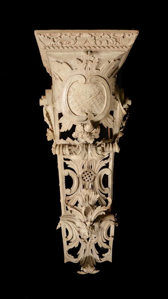 A GEORGE II CARVED PINE AND PAINTED WALL BRACKET, CIRCA 1750 - Image 2 of 4