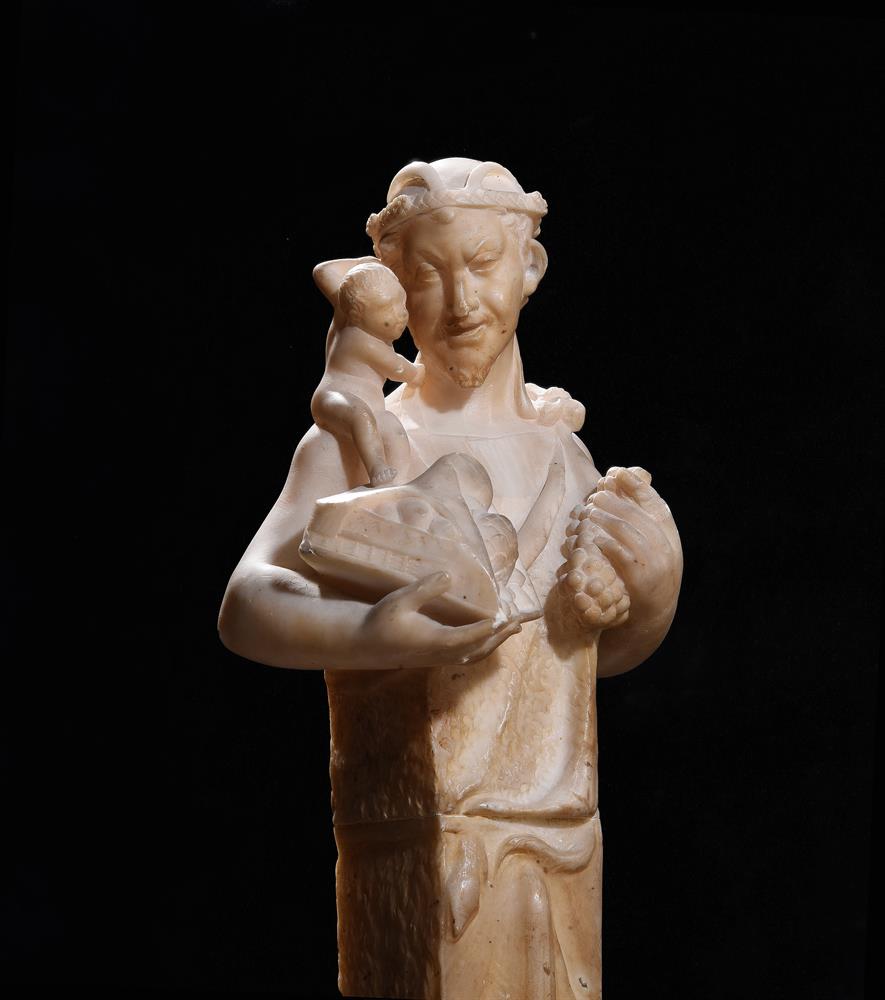 A CARVED ALABASTER HERM DEPICTING A SATYR WITH INFANT BACCHUS, ITALIAN, LATE 18TH/EARLY 19TH CENTURY - Bild 2 aus 3