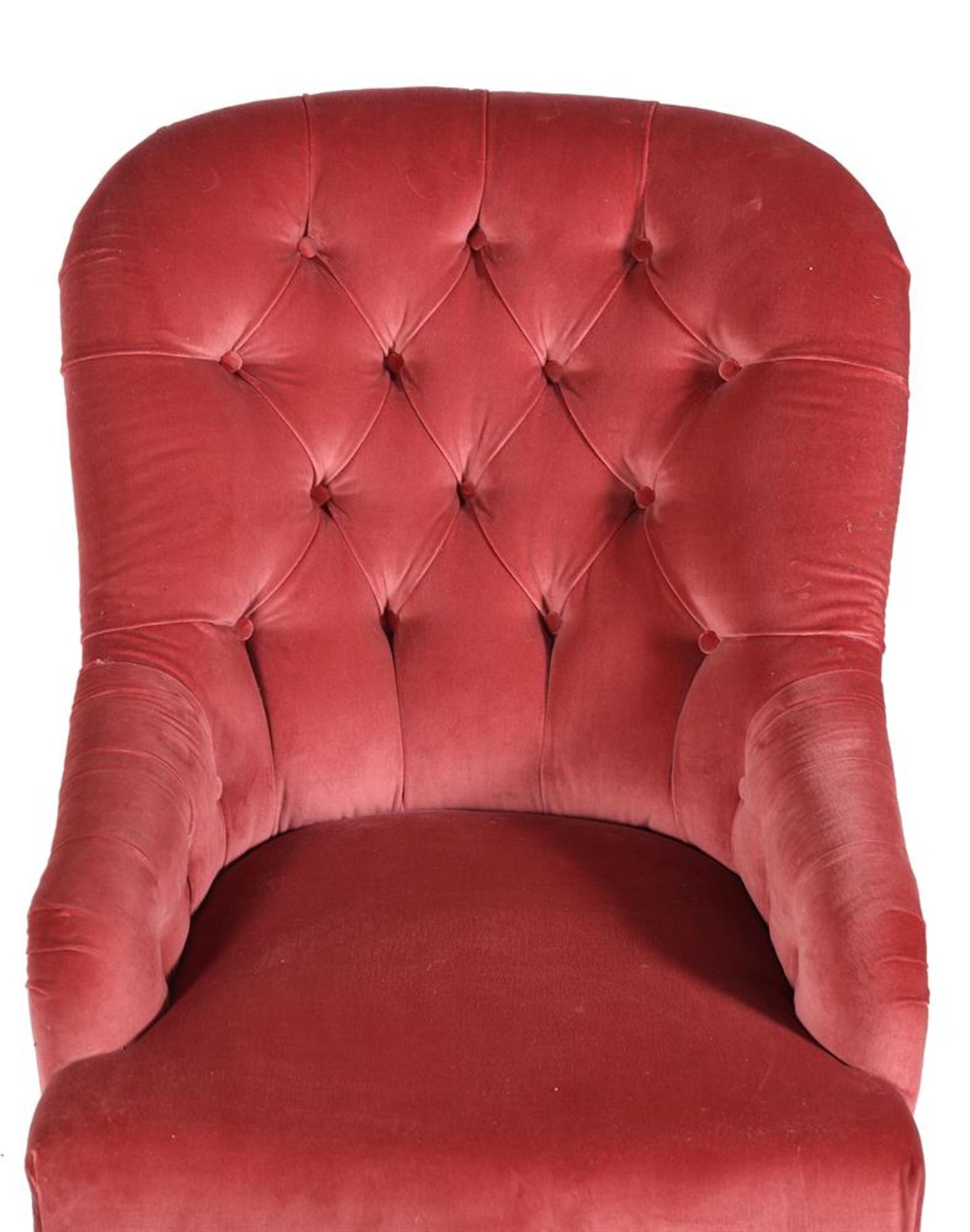A PAIR OF MAHOGANY AND BUTTON UPHOLSTERED ARMCHAIRS, IN VICTORIAN STYLE, 20TH CENTURY - Image 3 of 3