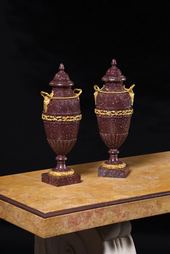 A PAIR OF FRENCH PORPHYRY AND ORMOLU MOUNTED LIDDED VASES, IN NEOCLASSICAL STYLE - Image 2 of 8