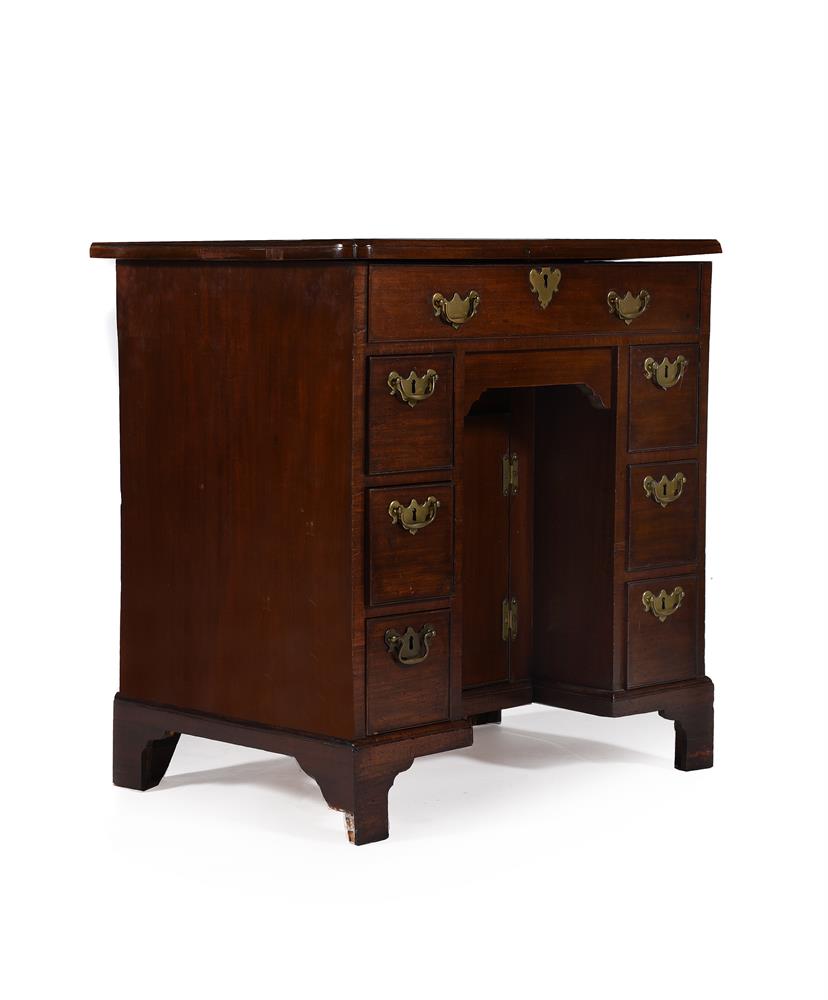 A GEORGE III MAHOGANY COMBINED KNEEHOLE DESK AND DRESSING TABLE, CIRCA 1760 - Image 2 of 8