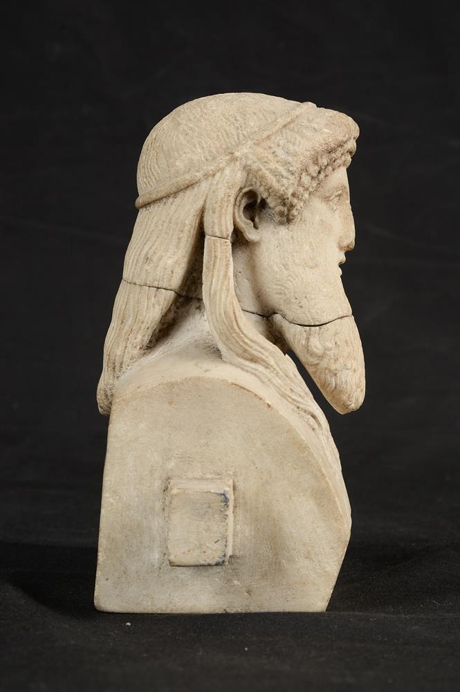 AFTER THE GREEK ANTIQUE, A SMALL CARVED STONE HERM BUST, ITALIAN, POSSIBLY LATE 18TH CENTURY - Bild 3 aus 4