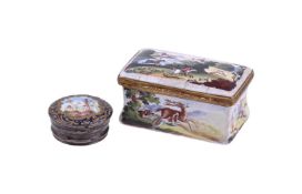 A STAFFORDSHIRE PORCELAIN RECTANGULAR BOX AND HINGED COVER