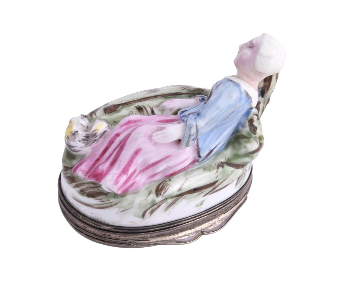 AN 18TH CENTURY FRENCH SILVER MOUNTED AND ENAMEL BOX - Image 3 of 5
