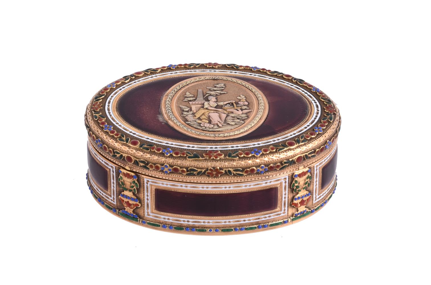 AN 18TH CENTURY GOLD AND ENAMEL OVAL BOX - Image 2 of 7