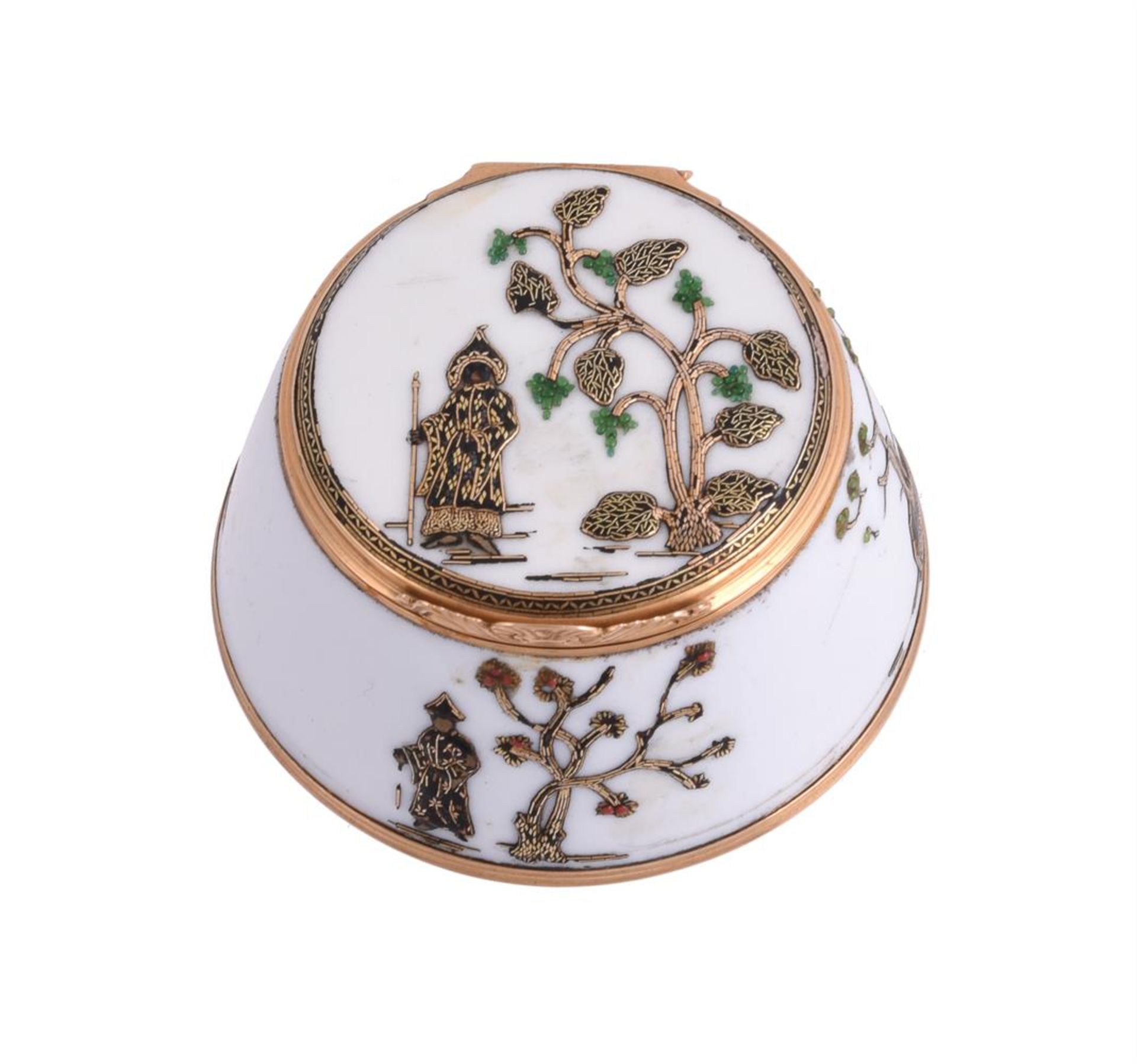 A CONTINENTAL GOLD MOUNTED AND WHITE PORCELAIN BOX AND HINGED COVER - Image 2 of 5