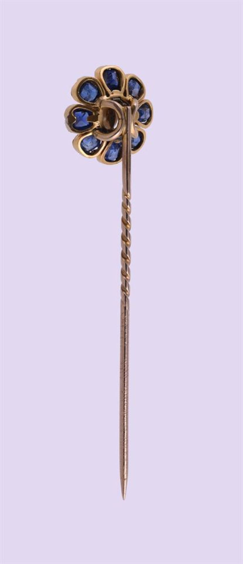 AN ANTIQUE AND LATER SAPPHIRE, PEARL AND DIAMOND FLOWER HEAD STICK PIN - Image 2 of 2