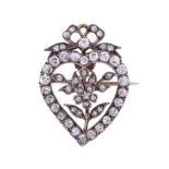 A LATE VICTORIAN DIAMOND HEART BROOCH, CIRCA 1900