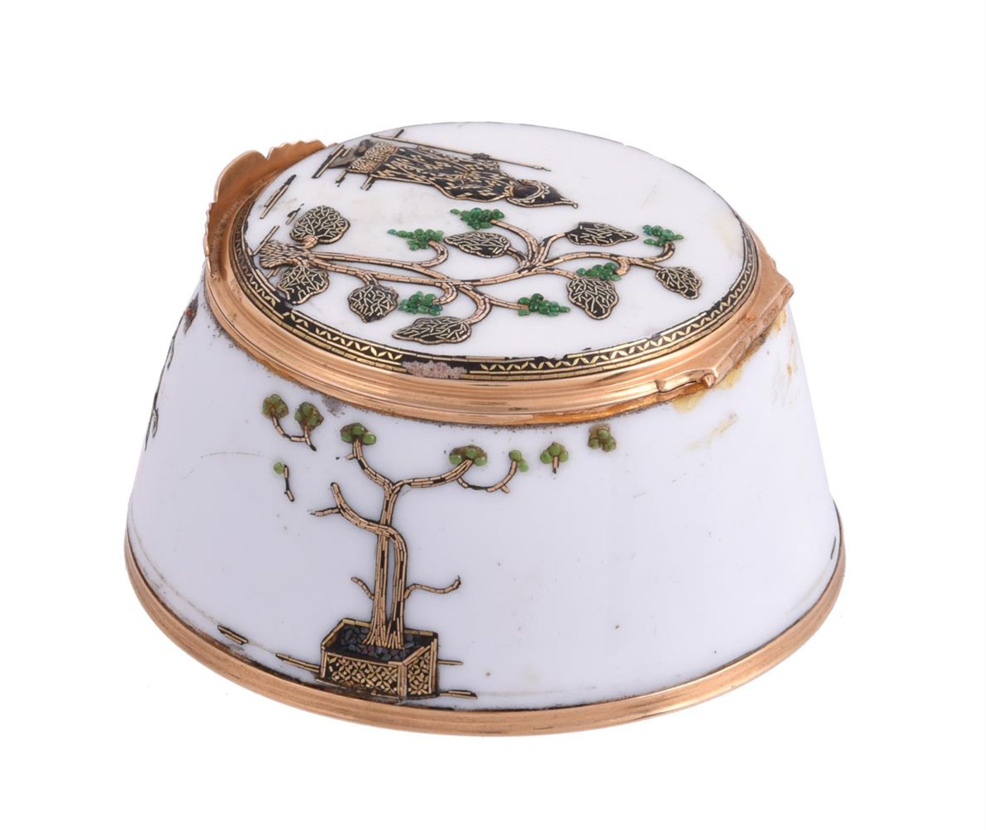 A CONTINENTAL GOLD MOUNTED AND WHITE PORCELAIN BOX AND HINGED COVER - Image 3 of 5