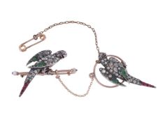 AN EARLY 20TH CENTURY PASTE DOUBLE PARROT BROOCH, CIRCA 1900