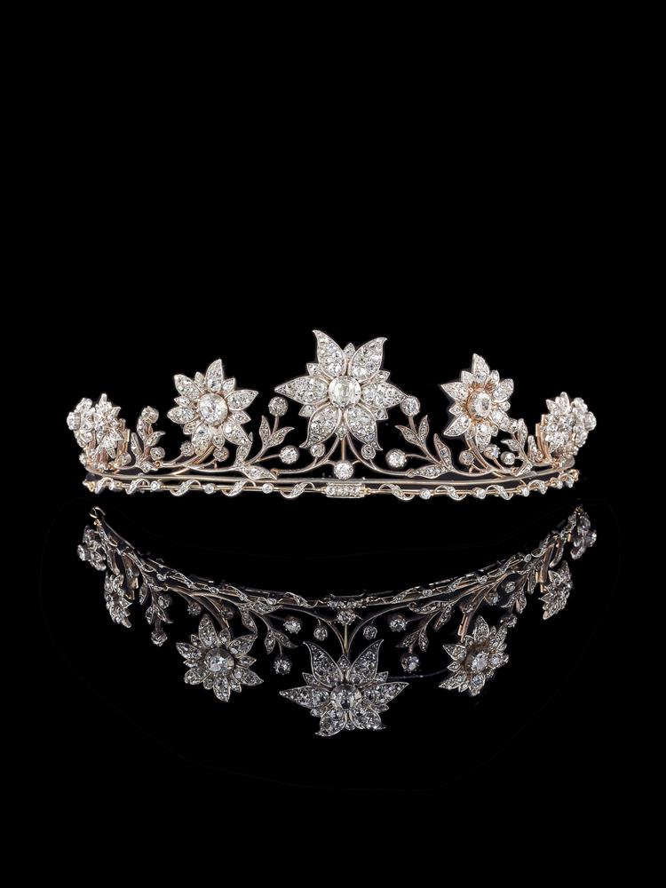 AN EARLY 20TH CENTURY CONVERTIBLE DIAMOND FLORAL TIARA/NECKLACE CIRCA 1910