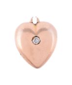 A LATE VICTORIAN DIAMOND SET HEART LOCKET, CIRCA 1900