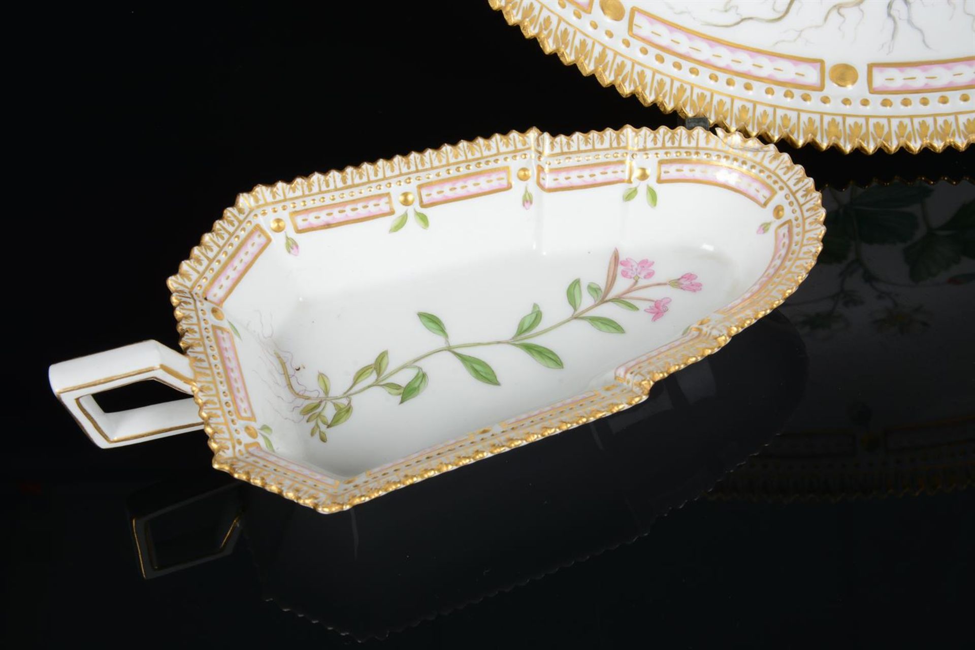 THREE ITEMS OF MODERN ROYAL COPENHAGEN FLORA DANICA - Image 3 of 4