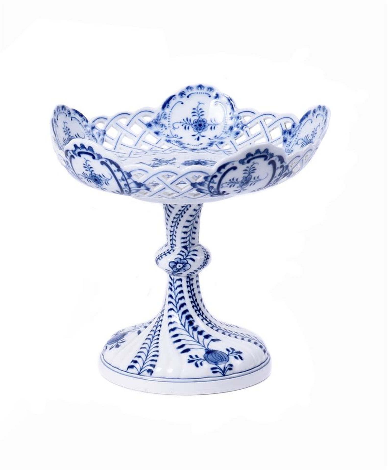 A CANTONESE ENAMELLED PORCELAIN CHAMBERPOT - Image 7 of 7
