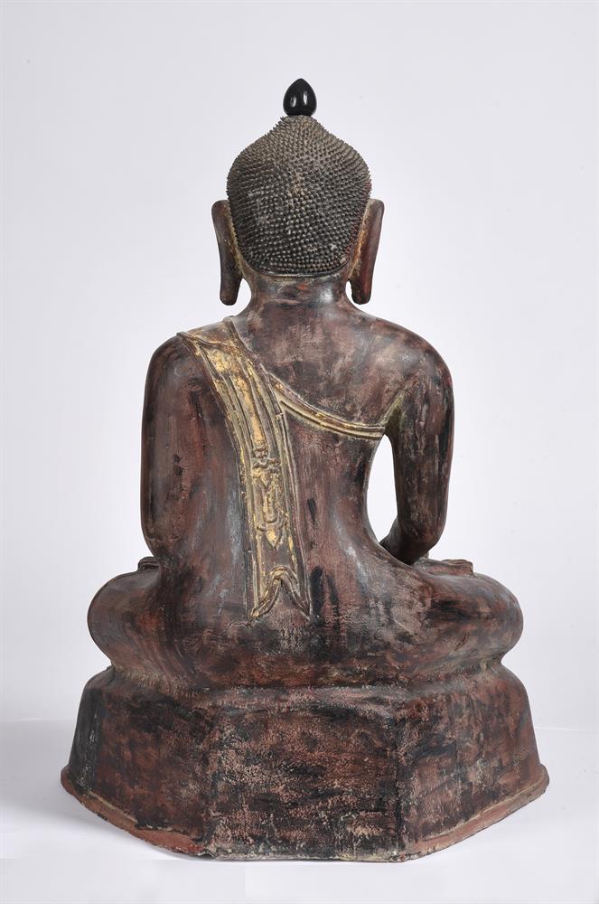 A LARGE BURMESE SEATED LACQUER BUDDHA20TH CENTURYwith red painted and gilt detailsapproximately 8 - Image 5 of 6