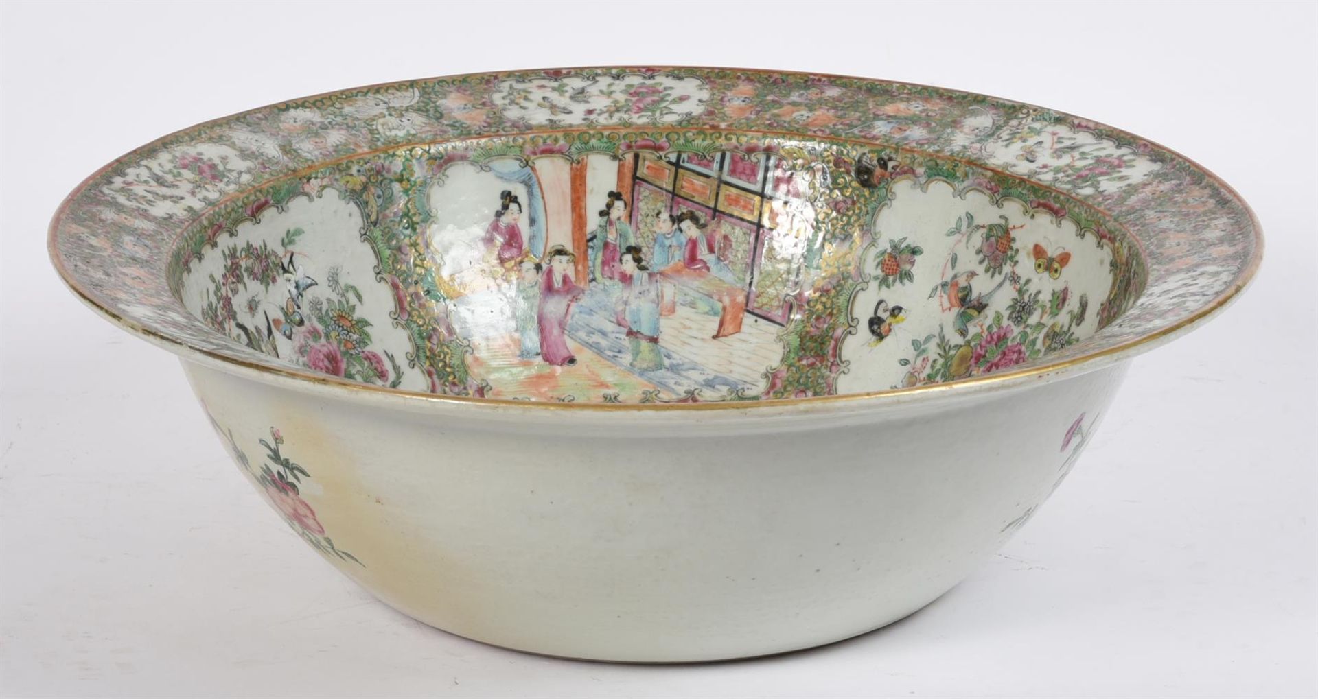 A CANTONESE LARGE BOWL AND BOTTLE VASE QING DYNASTY - Bild 3 aus 6