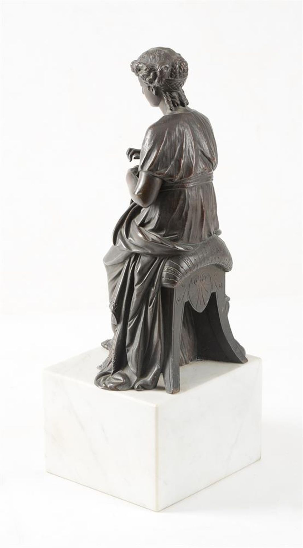 A BRONZE MODEL OF A LADY SEWING A BELL PULL - Bild 3 aus 3