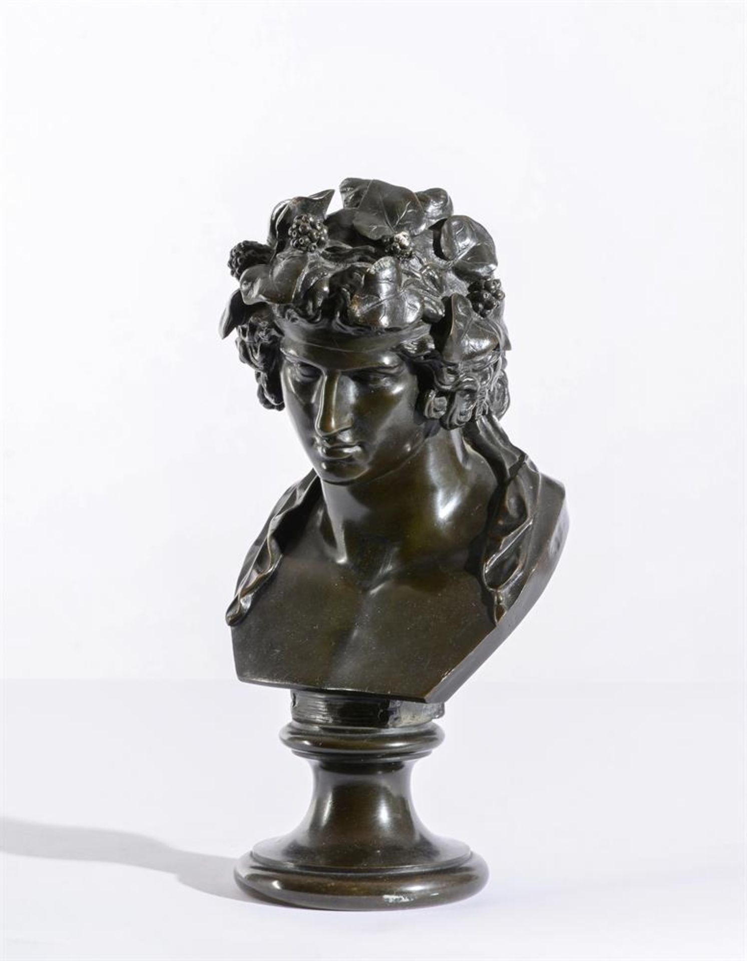 A PATINATED METAL BUST OF ANTINOUS AS DIONYSUS - Bild 2 aus 3