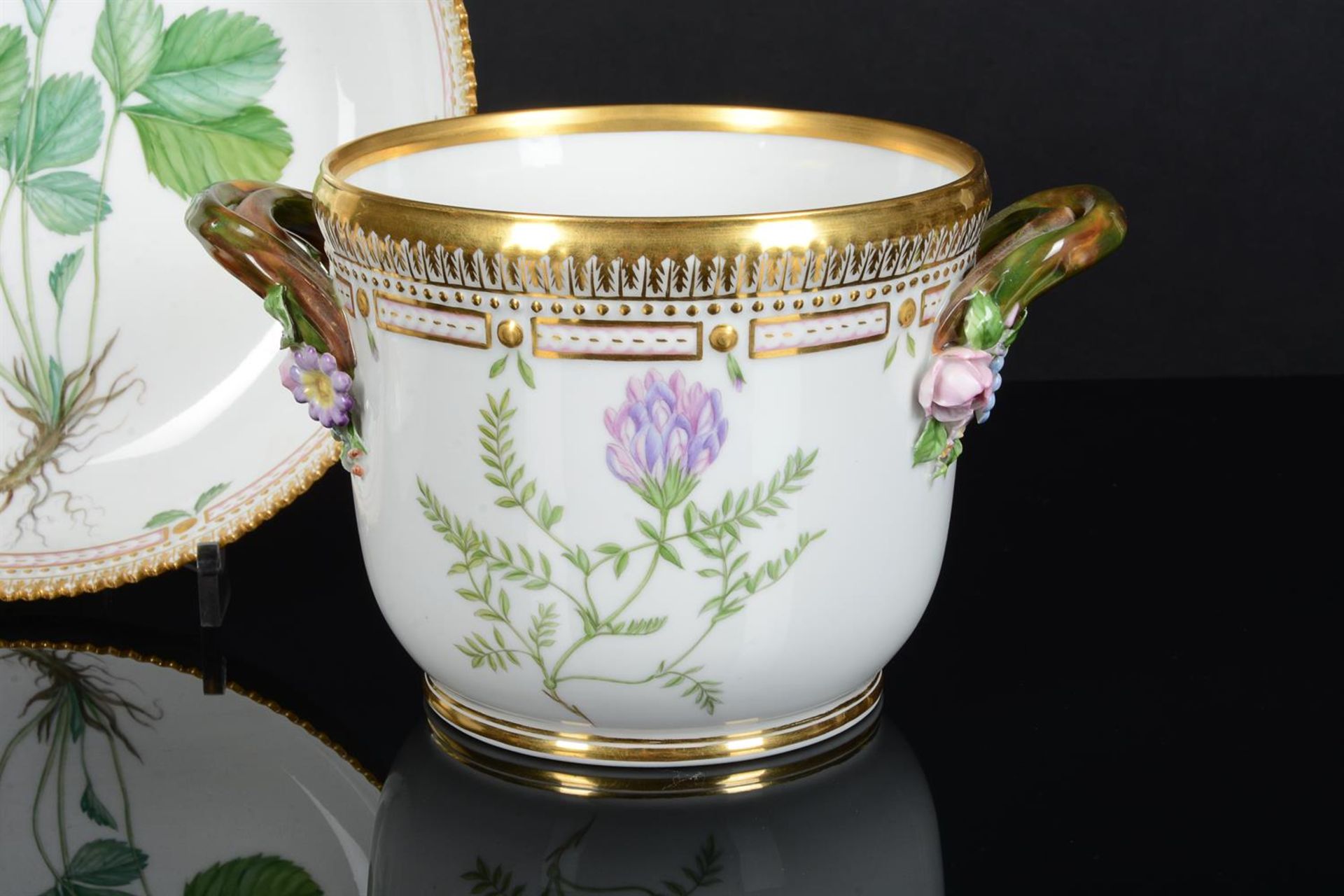 THREE ITEMS OF MODERN ROYAL COPENHAGEN FLORA DANICA - Image 2 of 4