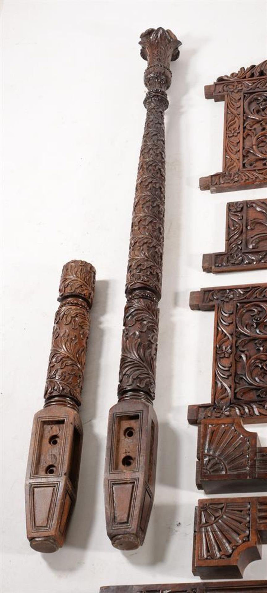 Y AN ANGLO-INDIAN CARVED ROSEWOOD FOUR POSTER BED - Image 3 of 7