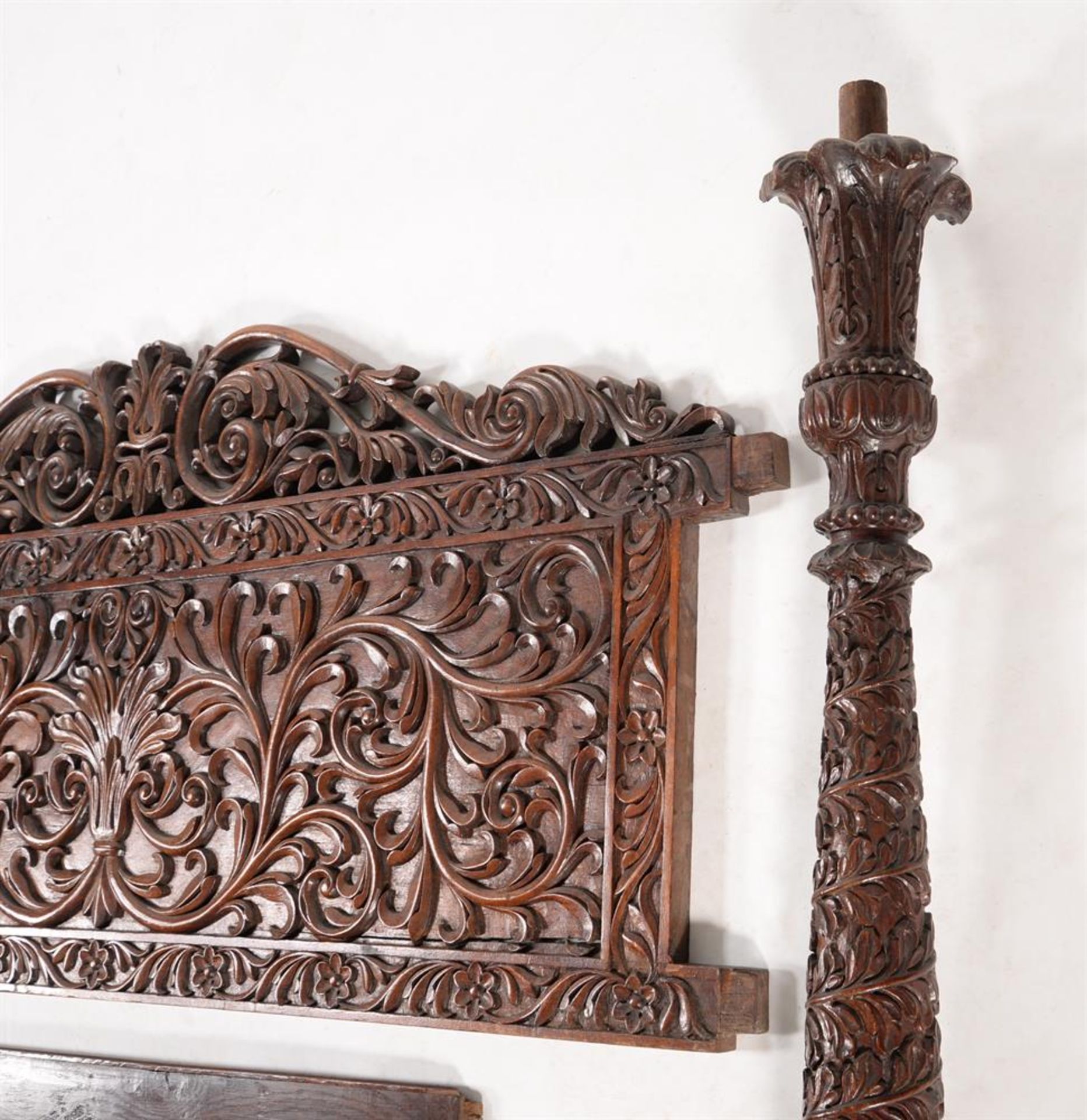 Y AN ANGLO-INDIAN CARVED ROSEWOOD FOUR POSTER BED - Image 5 of 7